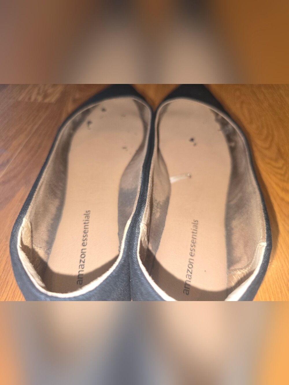 Amazon Essentials Black Pointed Ballet Flats - Picture 3 of 4